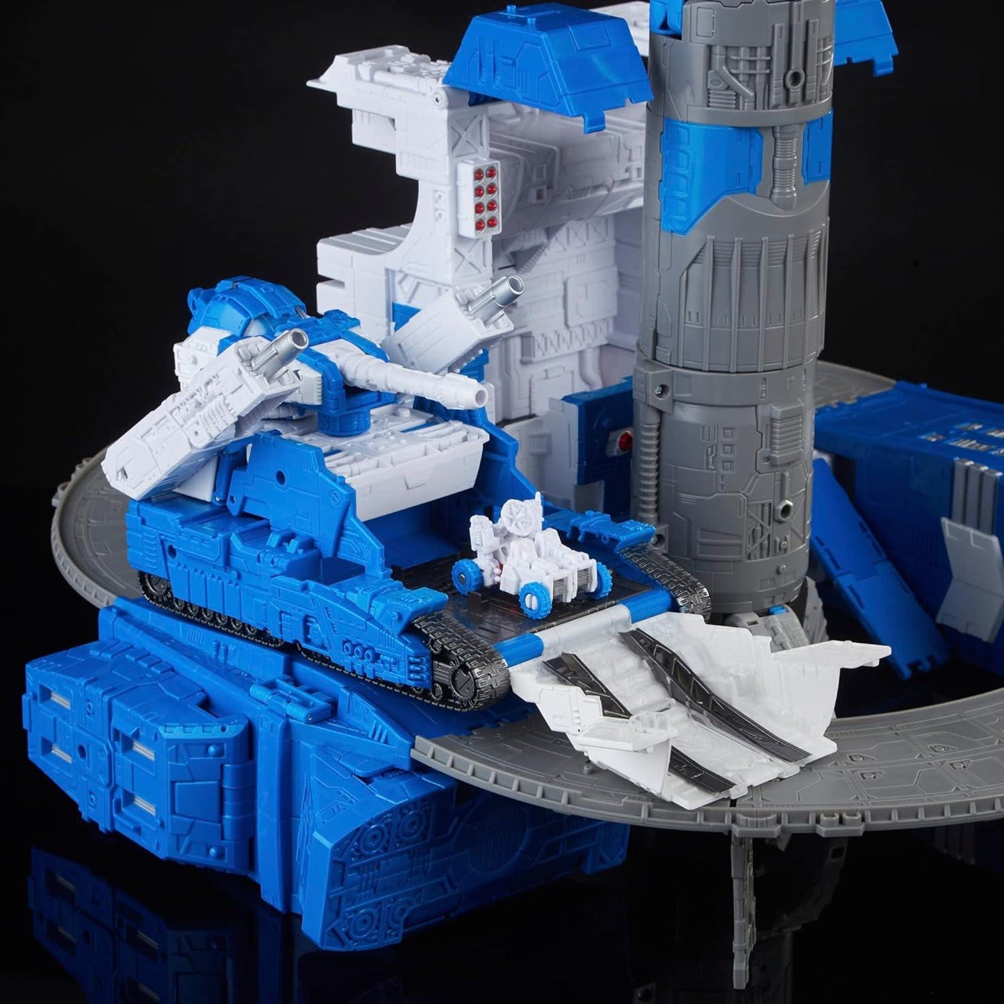 Transformers Legacy Generations Selects Titan Guardian Robot & Lunar-Tread - ToyRift