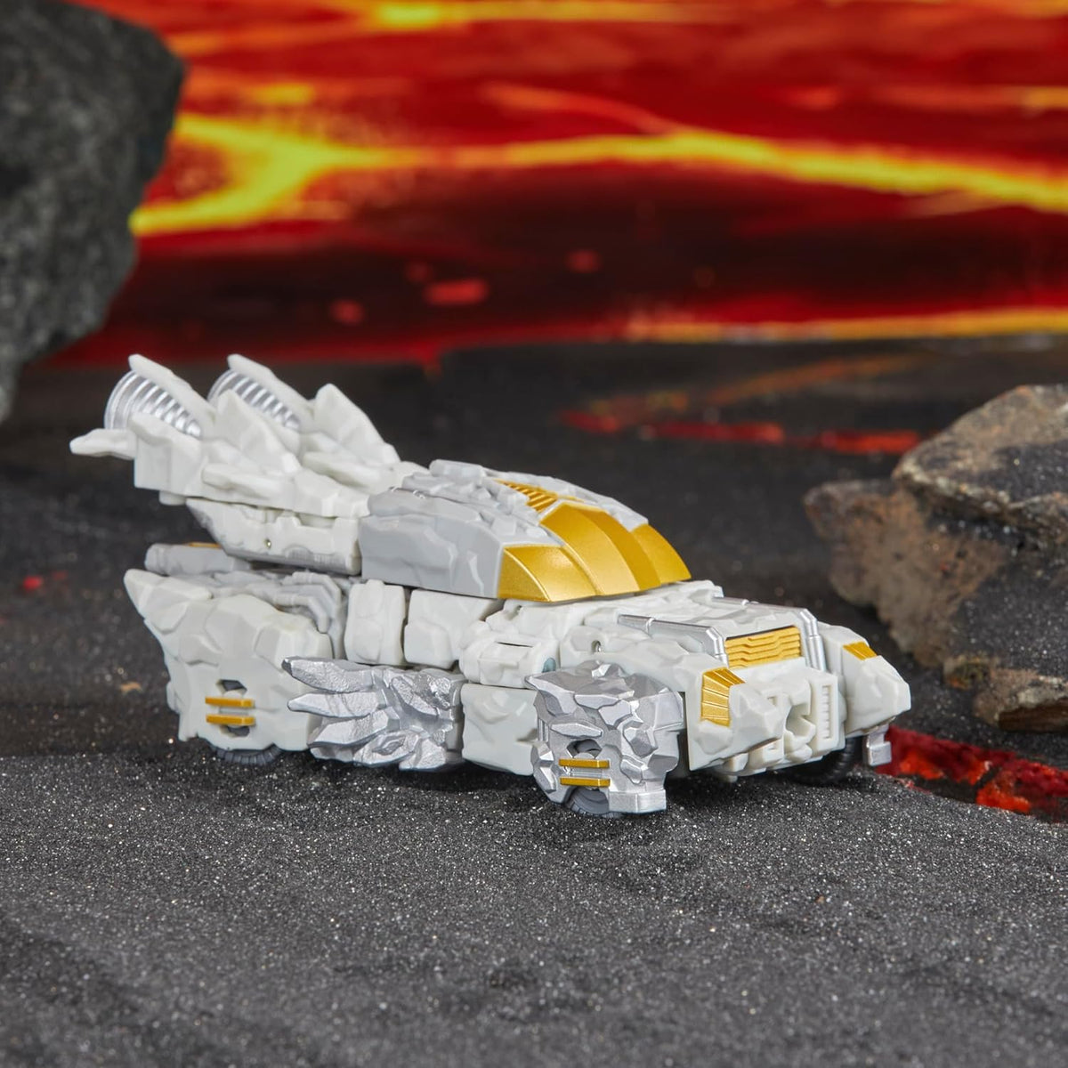 Transformers Legacy United Deluxe Class Infernac Universe Nucleous