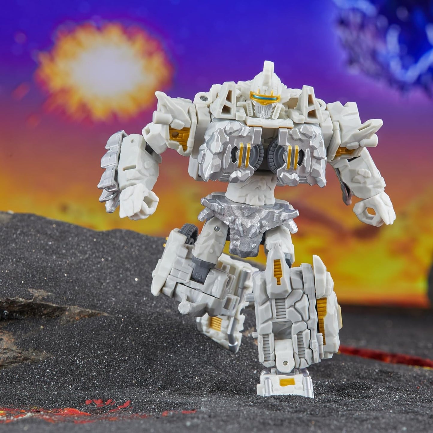Transformers Legacy United Deluxe Class Infernac Universe Nucleous