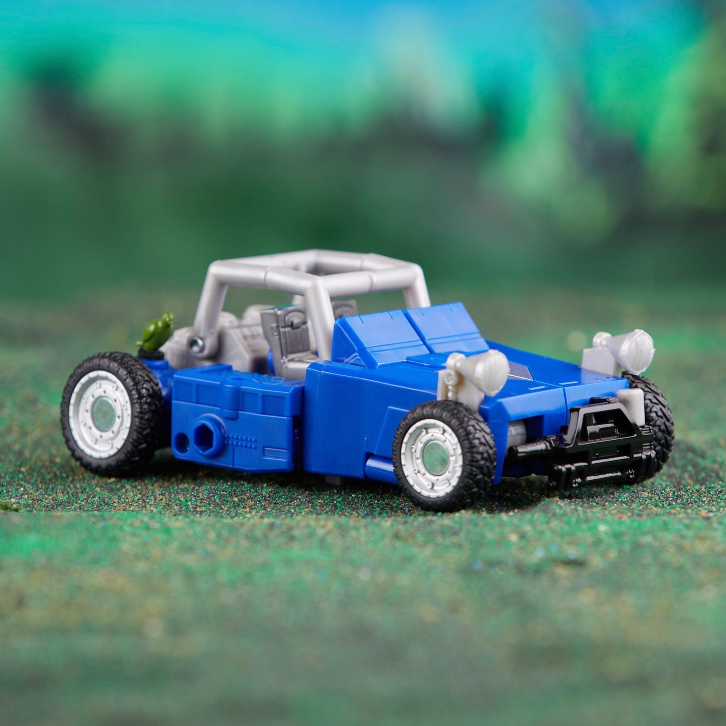 Transformers Legacy Evolution Beachcomber & Paradise Parakeet figure